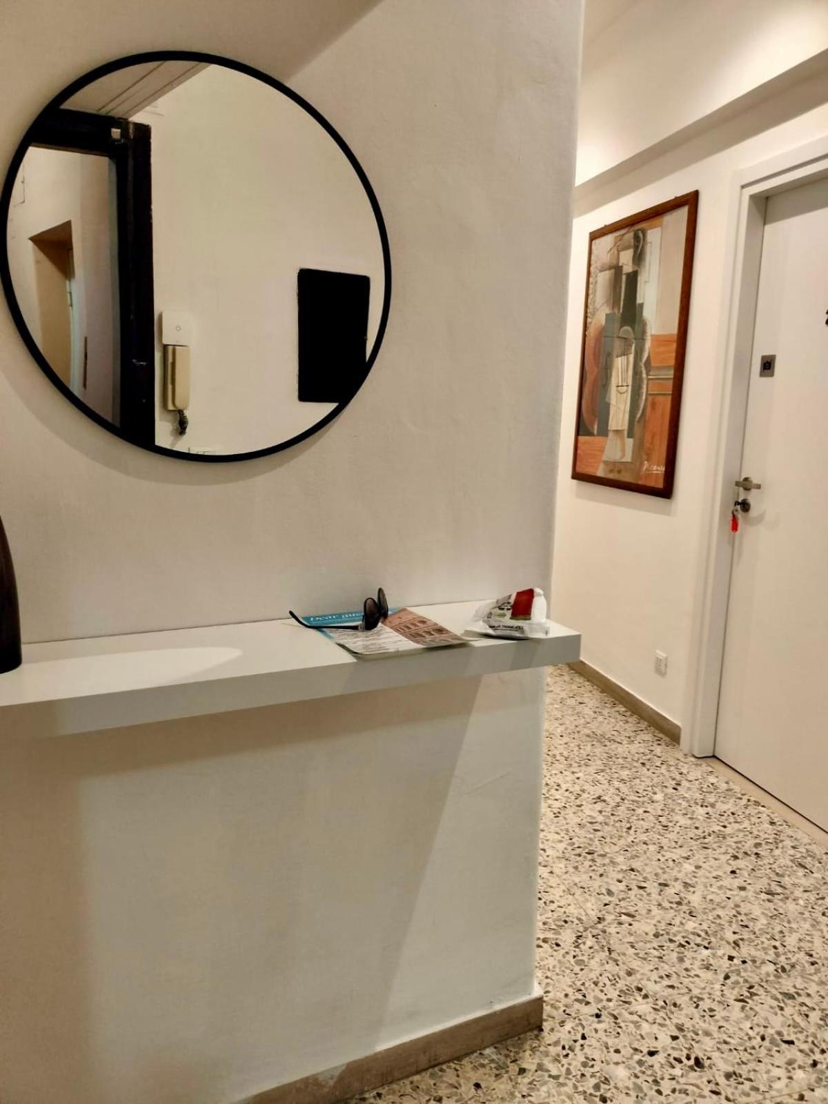 Mama Rooms And Apartment Рим Екстериор снимка