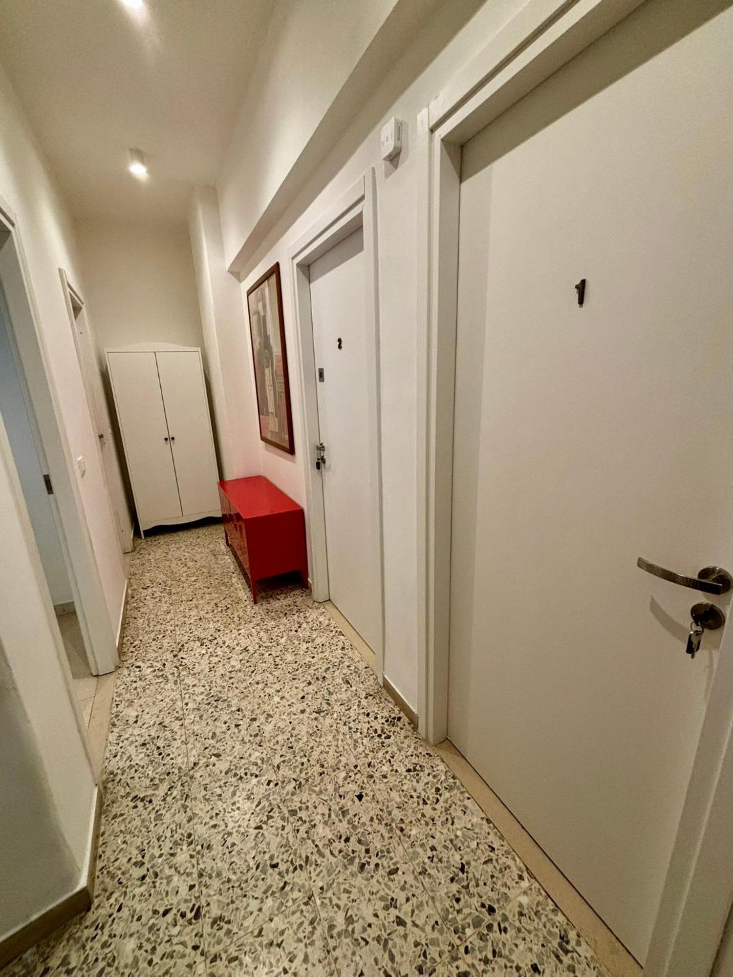 Mama Rooms And Apartment Рим Екстериор снимка